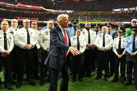 قصف كأس العالم.. ورسالة إلى ترامب.. كيف عاشت أمريكا ليلة "السوبر بول"؟ 